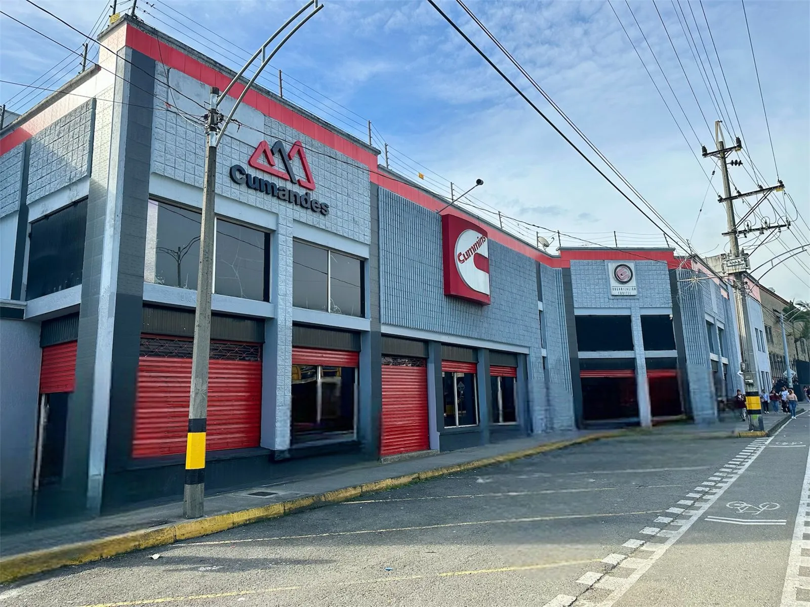 cumandes sede medellin fachada