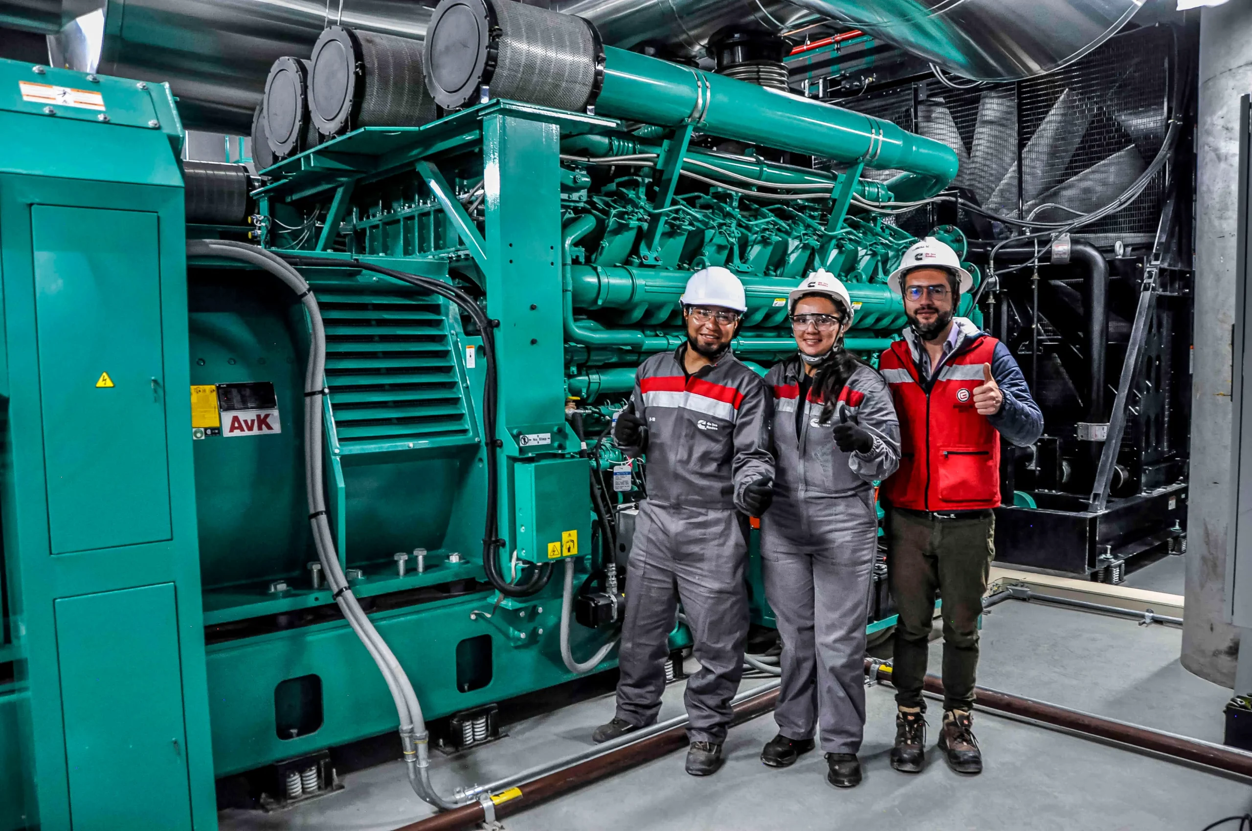 cumandes mantenimiento plantas eléctricas